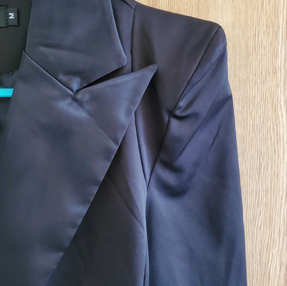 Blazer - Picture 2 of 3